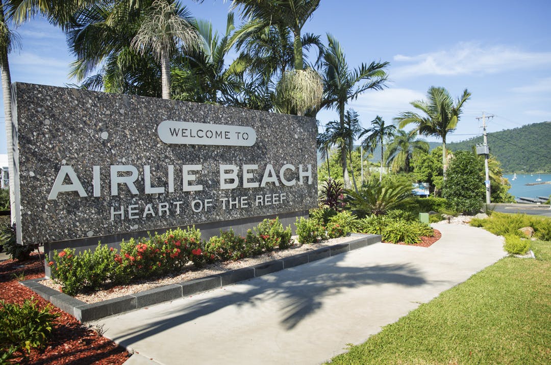 Airlie_Beach_Entry_Statement_Signs04.jpg