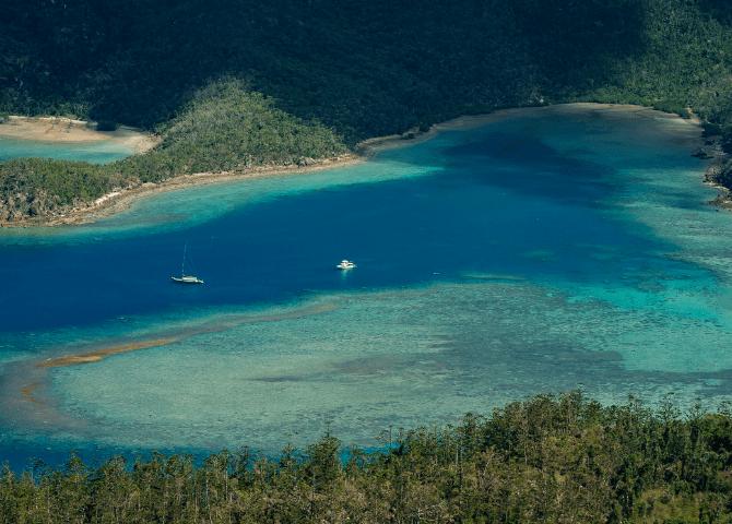 Yacht charter Whitsundays experiences